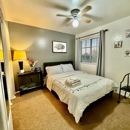 Cozy Private Room With Shared Bathroom Inside A House Phoenix Exterior foto